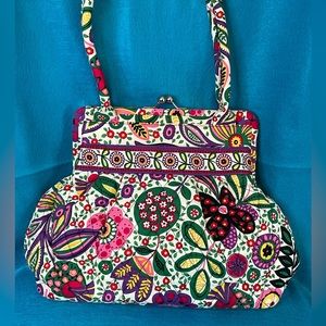 Vera Bradley Alice Purse. Retired Viva La Vera Floral Fabric. Kiss Lock Closure.